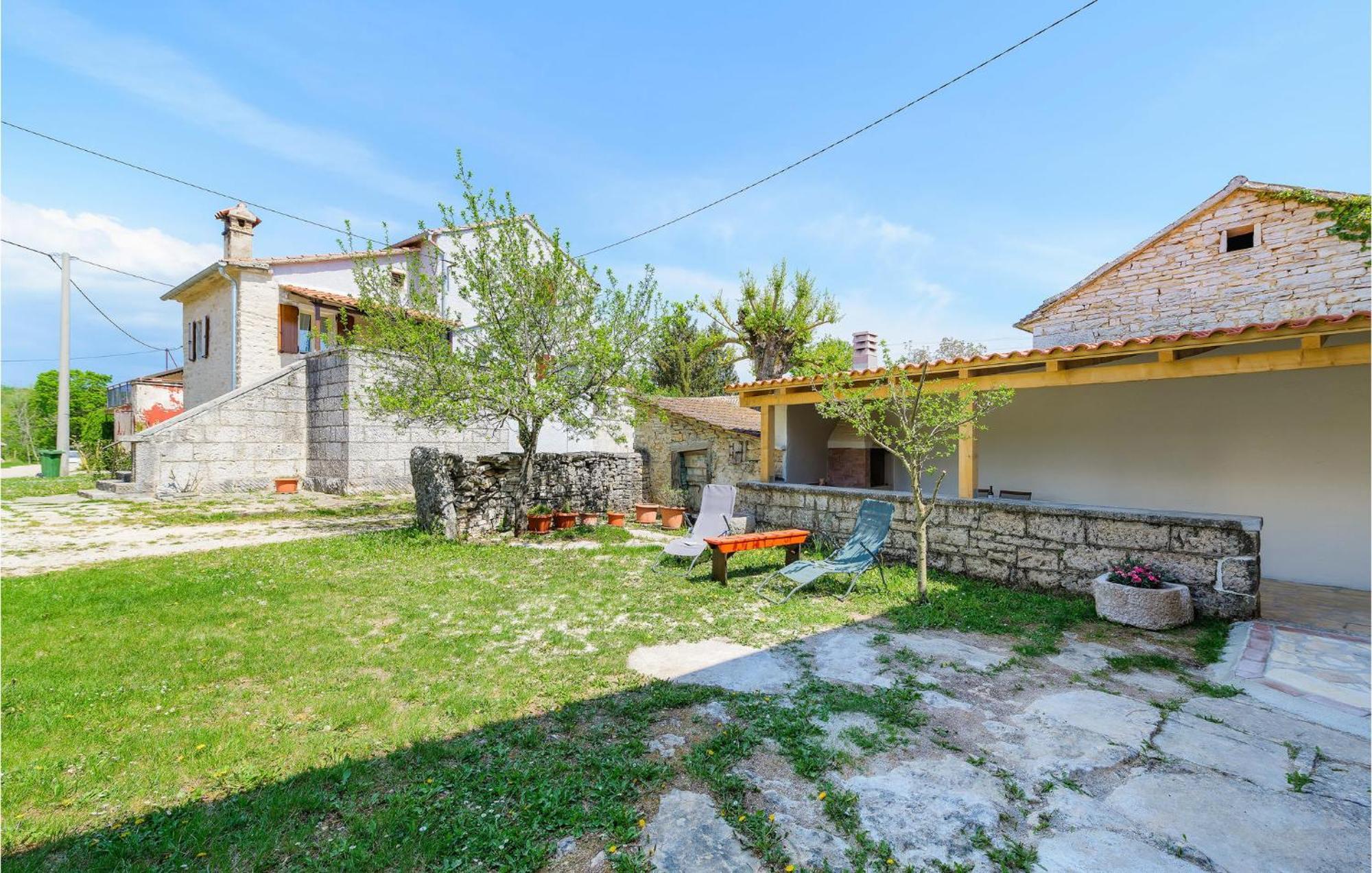 Cozy Home In Pazin With House A Panoramic View Eksteriør bilde