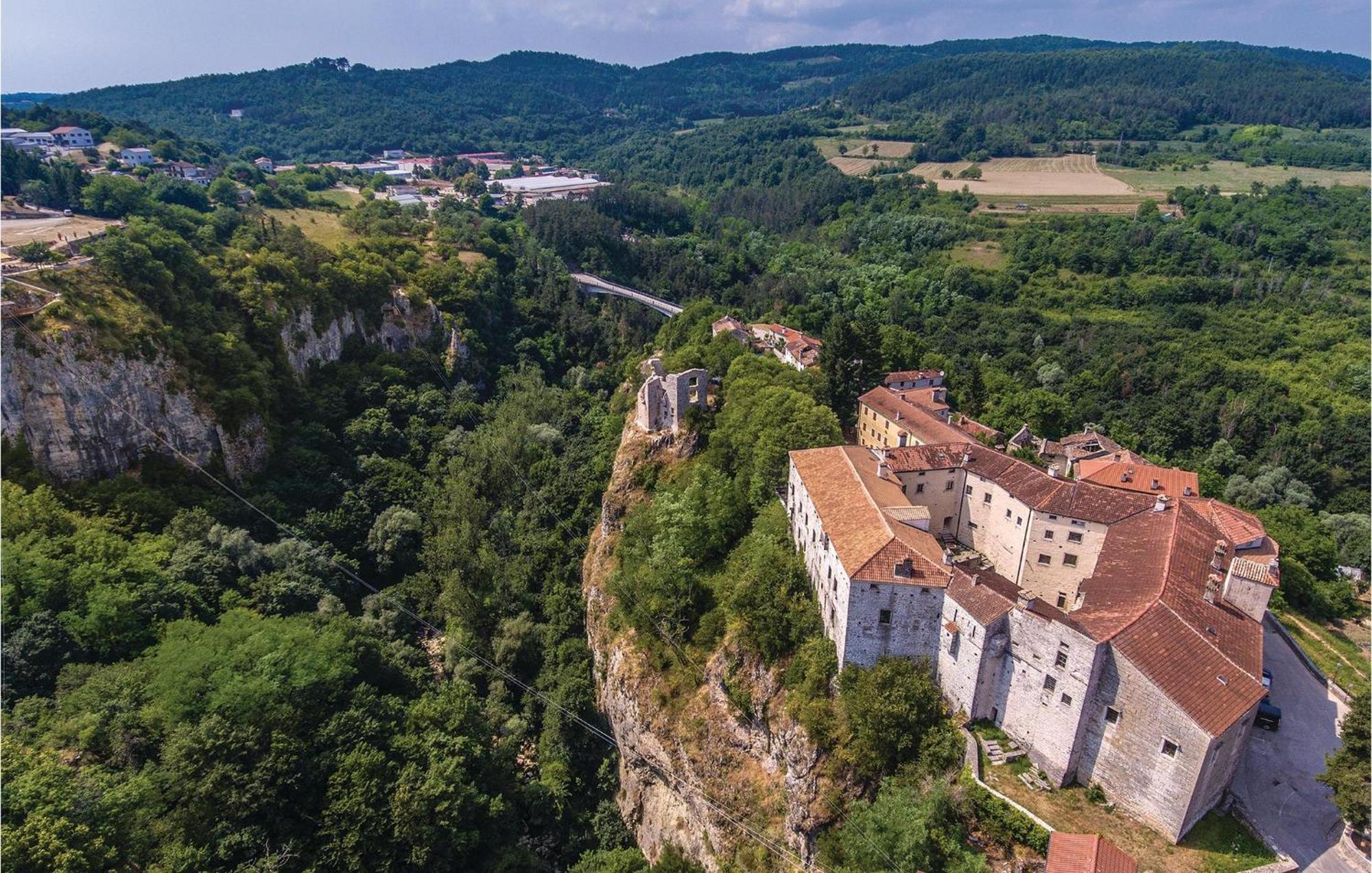 Cozy Home In Pazin With House A Panoramic View Eksteriør bilde